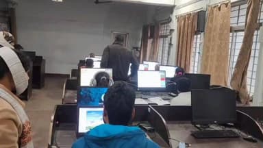 कोडरमा: कोडरमा में युवाओं के लिए NSQF आधारित कंप्यूटर प्रशिक्षण, 35 प्रशिक्षुओं ने दी CCC ऑनलाइन परीक्षा