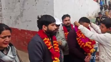 रोहड़ू: रोहड़ू में आयोजित वॉलीबॉल टूर्नामेंट में मुख्य अतिथि DSP रोहडू प्रणव चौहान का स्वागत किया गया