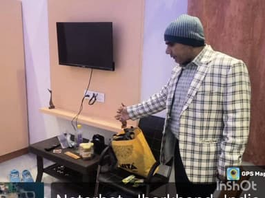 महुआडांड़: नेतरहाट के निजी होटलों का अनुमंडल पदाधिकारी विपिन कुमार दुबे ने किया औचक निरीक्षण