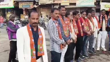 बेगुं: सुशासन विकास यात्रा का रथ रविवार शाम 5 बजे बेगू नगर के लालबाई फूलबाई चौक में पहुंचा, प्रदेश सरकार की योजनाएं बताई गईं