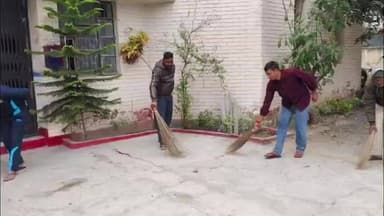 सिंघवारा: दरभंगा पुलिस का श्रमदान अभियान: थानों व अंचलों में विशेष स्वच्छता अभियान चलाया गया