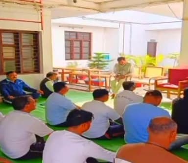 खैरलांजी: विश्व ध्यान दिवस पर खैरलांजी पुलिस द्वारा सामूहिक ध्यान कार्यक्रम आयोजित किया गया