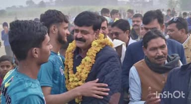 भगवानपुर: नौगढ़ खेल मैदान में आयोजित फुटबॉल टूर्नामेंट के फाइनल मैच में मुख्य अतिथि के रूप में पहुंचे मंत्री जामा खान