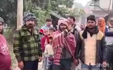 अकबरपुर: अंबेडकरनगर के सूरजुपुर गांव में जिला पंचायत के सड़क निर्माण में भ्रष्टाचार, ग्रामीणों ने गुणवत्ता पर उठाए सवाल
