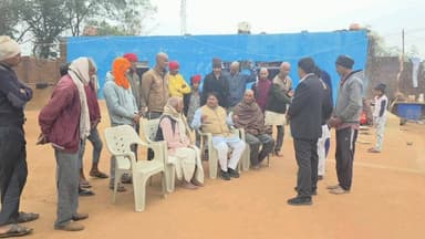 नरवर: पोहरी विधायक ने नरवर तहसील के विभिन्न ग्रामों का दौरा किया, ग्रामीणों की समस्याएं सुनीं