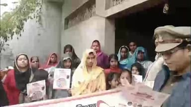 नवाबगंज: बाराबंकी पुलिस ने मिशन शक्ति 05 के तहत महिलाओं को जागरूक किया