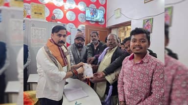 ଭଟଲି: ଭଟଲି ବିଜେପି କାର୍ଯାଳୟରେ ଆଜି ବିଭିନ୍ନ ଗ୍ରାମରୁ ଆସିଥିବା ଜନ ସାଧାରଣ ଙ୍କ ସମସ୍ୟା କଥା ବୁଝିଲେ ଭଟଲି ବିଧାୟକ