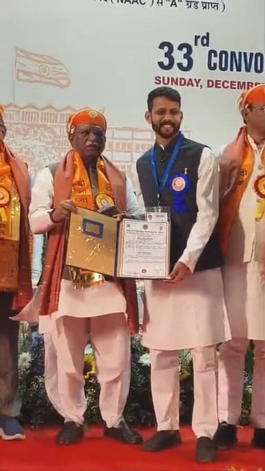 आरएनटी मेडिकल कॉलेज सभागार में हुआ मोहनलाल सुखाड़िया विश्वविद्यालय का 33 वां दीक्षांत समारोह
समारोह विभिन्न संकायों के ...