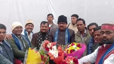 रुदौली: रुदौली में बहुजन समाज पार्टी के प्रदेश अध्यक्ष विश्वनाथ पाल का जन्मदिन मनाया गया, बड़ी संख्या में लोग रहे मौजूद