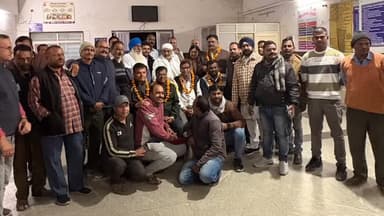 पिपरिया: शासकीय अस्पताल में चल रही अमृत भोजन सेवा में शामिल हुए सांसद, अमृत सेवकों का किया सम्मान