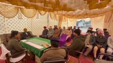 ਖੰਨਾ: ਪੁਲਿਸ ਲਾਈਨ ਖੰਨਾ ਵਿਖੇ 'ਬਜ਼ੁਰਗ ਦਿਵਸ' ਮਨਾਇਆ ਗਿਆ। ਇਸ ਮੌਕੇ ਜ਼ਿਲ੍ਹਾ ਖੰਨਾ ਨਾਲ ਸਬੰਧਤ ਸਮੂਹ ਸੇਵਾਮੁਕਤ ਮੁਲਾਜ਼ਮਾਂ ਨੇ ਸ਼ਮੂਲੀਅਤ ਕੀਤੀ