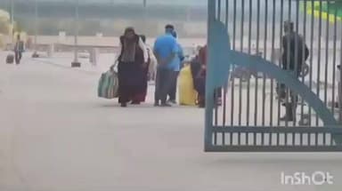 বনগাঁ: পেট্রাপোল সীমান্ত দিয়ে বাংলাদেশ থেকে আসা যাত্রীরা জানাচ্ছেন বাংলাদেশে ভয়ের মধ্যে আছেন তারা