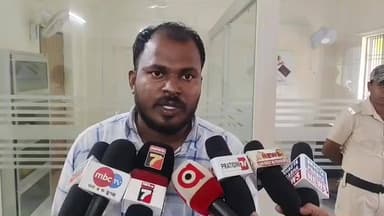 ଛତ୍ରପୁର: ଅନଲାଇନ୍ ସାଇବର ଠକେଇ ଘଟଣାର ପର୍ଦ୍ଦାଫାସ୍ ସହ ୪ ଗିରଫ, ଛତ୍ରପୁର ଥାନା ପରିସରରେ ପ୍ରତିକ୍ରିୟା ରଖିଲେ ଅଭିଯୁକ୍ତ