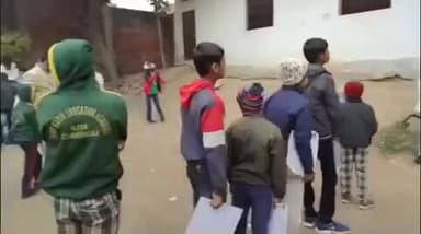 चकिया: इलियाँ में संत कबीर प्रतिभा खोज परीक्षा संपन्न, हजारों की संख्या में परीक्षार्थियों ने लिया हिस्सा