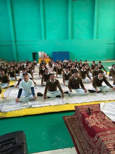 🔹 अंतरराष्ट्रीय ध्यान दिवस के अवसर पर खेल विभाग द्वारा वन विभाग के अधिकारियों के साथ मिलकर ध्यान दिवस मनाया गया।
CM Mad...