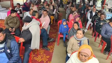 पराशर द्वारा आयोजित फ्री मेडिकल कैंप में 417 की जांच, 68 की आंखों में मिला मोतियाबिंद
-संजय पराशर ने दोहराया निर्धनों क...