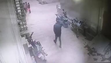 अनूपगढ़: अनूपगढ़ के वार्ड नंबर 28 से बाइक चोरी करने वाले संदिग्ध युवक का सीसीटीवी फुटेज आया सामने