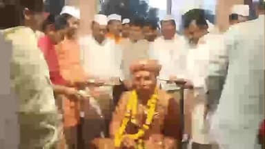 धुळे: गुरुशिष्य स्मारक येथून श्री संत जगनाडे महाराज यांच्या पुण्यतिथीनिमित्त निमित्ताने काढण्यात आली भव्य शोभायात्रा