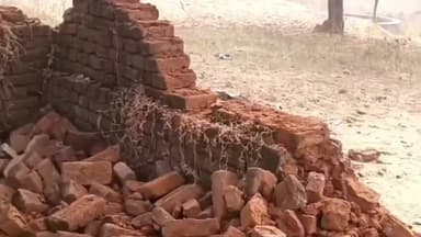 गोमिया: कंडेर पंचायत में जंगली हाथियों के झुंड का उत्पात, कई दीवारें तोड़ी, ग्रामीण दहशत में