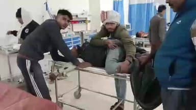 सकलडीहा: सकलडीहा नहर के समीप बाइक सवार व्यक्ति डिवाइडर से टकराया, हालत नाजुक