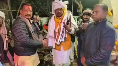 घुघरी: बिछिया विधानसभा क्षेत्र के विधायक नारायण सिंह पट्टा जी ने खम्हरिया गांव पहुंचकर शोक संवेदना व्यक्त की