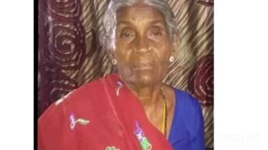 చిగురుమామిడి: చలి మంట కాగుతుండగా మంటలో పడి రామంచ నరసవ్వ (85) అనే వృద్ధురాలు మృతి