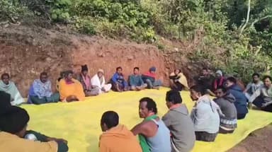 ଲାଞ୍ଜିଗଡ: କିଡିଙ୍ଗ ବାବା ଜଳେଶ୍ଵର ମନ୍ଦିରର ପ୍ରାଙ୍ଗଣରେ ସାଧାରଣ ବୈଠକ ଅନୁଷ୍ଠିତ।