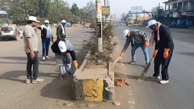 #गुना - स्कूली छात्रों के साथ नपा टीम ने किया स्वच्छता श्रमदान
आज प्रातः 7:00 बजे से नगरपालिका परिषद गुना की पूरी टीम, ...