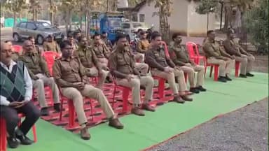 दमोह: खाकी को मिला सुकून का मरहम, पथरिया थाने में हुआ ‘तनाव मुक्ति एवं ध्यान’ कार्यक्रम