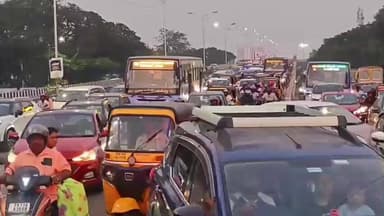 அம்பத்தூர்: மேம்பாலத்தில் வரிசைக்கட்டி நின்ற வாகனங்கள் - பல மணி நேரம் தவித்த பொது மக்கள்