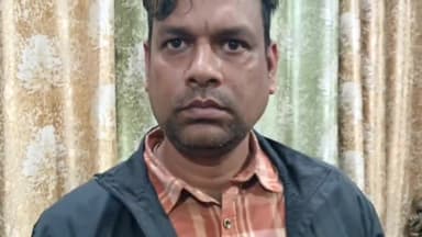 হলদিবাড়ি: চ্যাংড়াবান্ধা সীমান্তবর্তী এলাকা থেকে গ্রেপ্তার এক বাংলাদেশী নাগরিক, পাঁচ দিনের পুলিশি হেফাজতের নির্দেশ আদালতের