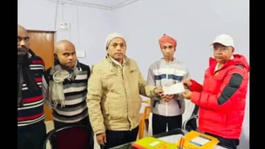 गिरियक: गिरियक बीडीओ ने सड़क दुर्घटना में हुई मौत के बाद मृतिका के आश्रित को ₹20 हजार का चेक दिया