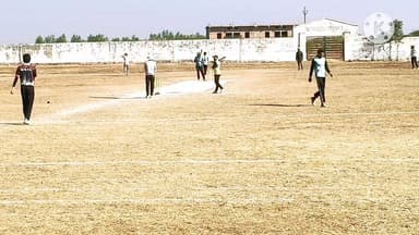 शाहनगर और न्यू स्टार क्लब बिसानी की शानदार जीत, शिवलेश पांडेय बने मैन ऑफ द मैच।
#ShahnagarCricket
#सीता_खरे_स्मृति_टूर्न...