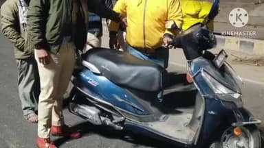 बगहा: बगहा में पुलिस अधिकारियों ने बैंक, एटीएम और संवेदनशील स्थानों की जांच की