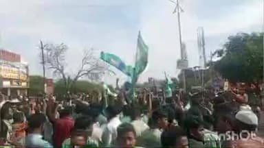 वाशिम: कारंजा नगर परिषदवर एमआयएमची सत्ता
फ़रीदा बानो मो शफी पूंजानी यांचा निर्णायक विजय