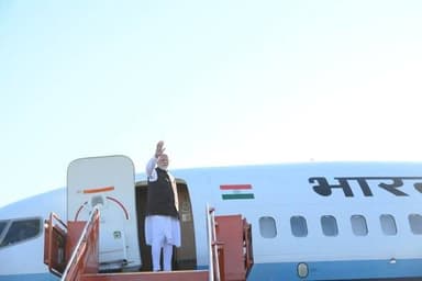 দুদিনীয়া অসম ভ্ৰমণ কাৰ্যসূচী সামৰি নতুন দিল্লীলৈ ৰাওনা দেশৰ প্ৰধানমন্ত্ৰী নৰেন্দ্ৰ মোদী।