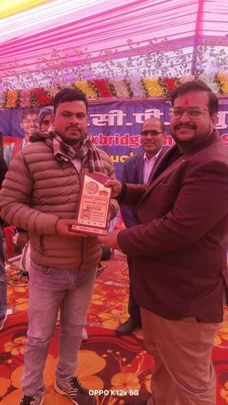 टी सी पी एजुकेशन हब द्वारा आयोजित वार्षिक स्थापना दिवस पर दाउदनगर अनुमंडल पदाधिकारी अमित राजन व संस्था के निदेशक अरविंद ...