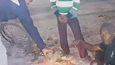 चाकुलिया: ठंड से राहत के लिए चाकुलिया नगर पंचायत ने की अलाव की व्यवस्था