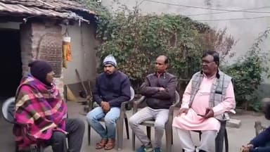 কাশীপুর: বাস্তারডি গ্রামের অসুস্থ বিজেপির সক্রিয় কার্যকর্তার বাড়িতে গিয়ে দেখা ও পাশে থাকার আশ্বাস দিলেন বিধায়ক কমলাকান্ত হাঁসদা