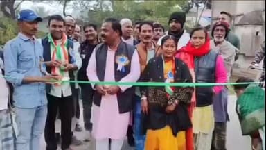 মন্দিরবাজার: পথশ্রী প্রকল্পের আওতায় কেচারকুর গ্রাম পঞ্চায়েতের নতুন ঢালাই রাস্তা নির্মাণের কাজের সূচনা করলেন মন্দিরবাজারের বিধায়ক