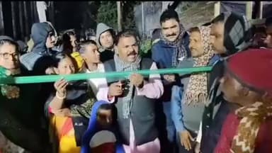 মন্দিরবাজার: শরিফ নগর এলাকায় পথশ্রী প্রকল্পের আওতায় নতুন ঢালাই রাস্তা নির্মাণের কাজের সূচনা করলেন মন্দিরবাজারের বিধায়ক।