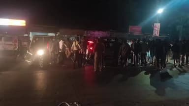 अलीपुर चौराहे पर विवाद पत्थरबाजी व गाड़िया तोड़ फोड़