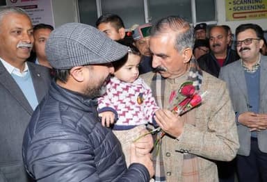 मुख्यमंत्री ठाकुर सुखविन्द्र सिंह सुक्खू ने आज राष्ट्रीय टीकाकरण दिवस के अवसर पर कमला नेहरू अस्पताल, शिमला में आयोजित रा...