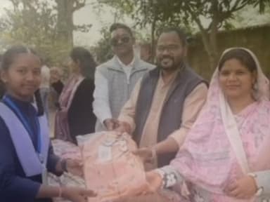 लैलूंगा: लैलूंगा में आदिवासी कन्या छात्रावास की छात्राओं को गरम जैकेट का वितरण, ठंड में मिली राहत