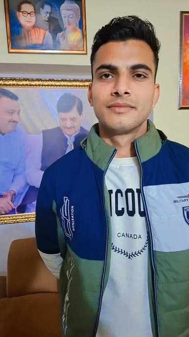 एनडीए में चयनित अनुराग का स्वागत, शुभचिंतकों ने दी बधाई
जसवंतनगर: सेंट पीटर्स स्कूल के छात्र अनुराग का एनडीए में चयन हु...