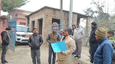 भरवाड़ा के स्कूल में छेड़खानी का मामला में सदर- 2 एसडीपीओ एस के सुमन स्कूल कैंपस में पहुंचकर मामले की जांच किए ।
मौके पर...