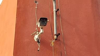 திருச்சி: சிந்தாமணி பூசாரிதெருவில் கணவன் மனைவி இடையே ஏற்பட்ட தகராறு மனைவி மீது மண்னனை ஊற்றி தீ வைத்த கணவர் கைது