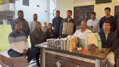 सवाई माधोपुर नाकाबंदी कर पुलिस ने की बड़ी कार्रवाई, लग्जरी गाड़ी से 1 करोड़ 11 लाख की नकदी जब्त