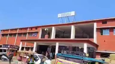 झाझा: झाझा रेलवे स्टेशन पर चलती ट्रेन में चढ़ने के दौरान रेल यात्री गंभीर रूप से घायल, घायल बछवाड़ा का निवासी है