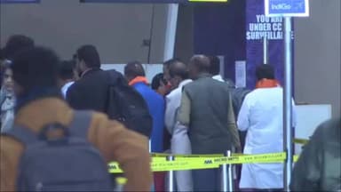 मल्हारगंज: इंदौर-रीवा नई फ्लाइट का शुभारंभ, पहली बार हवाई यात्रा कर रहे 40 कार्यकर्ता, इंदौर से मंत्री कैलाश विजयवर्गीय भी थे साथ